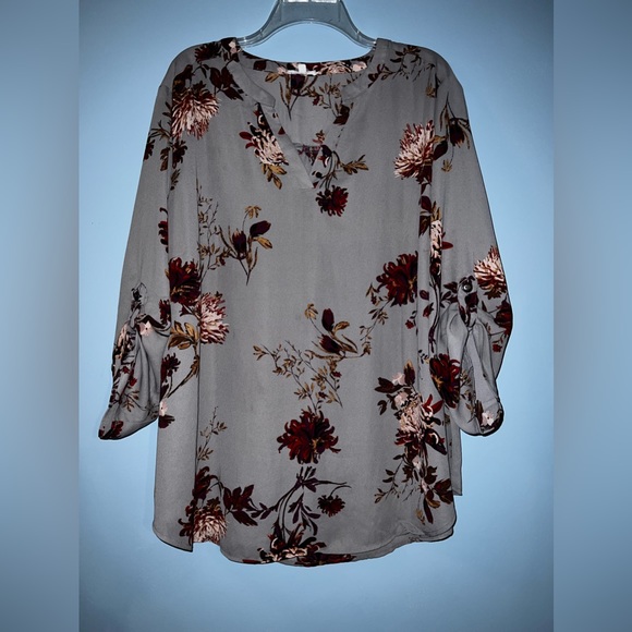 Maurices Tops - Maurice’s Floral Blouse Size 2XL